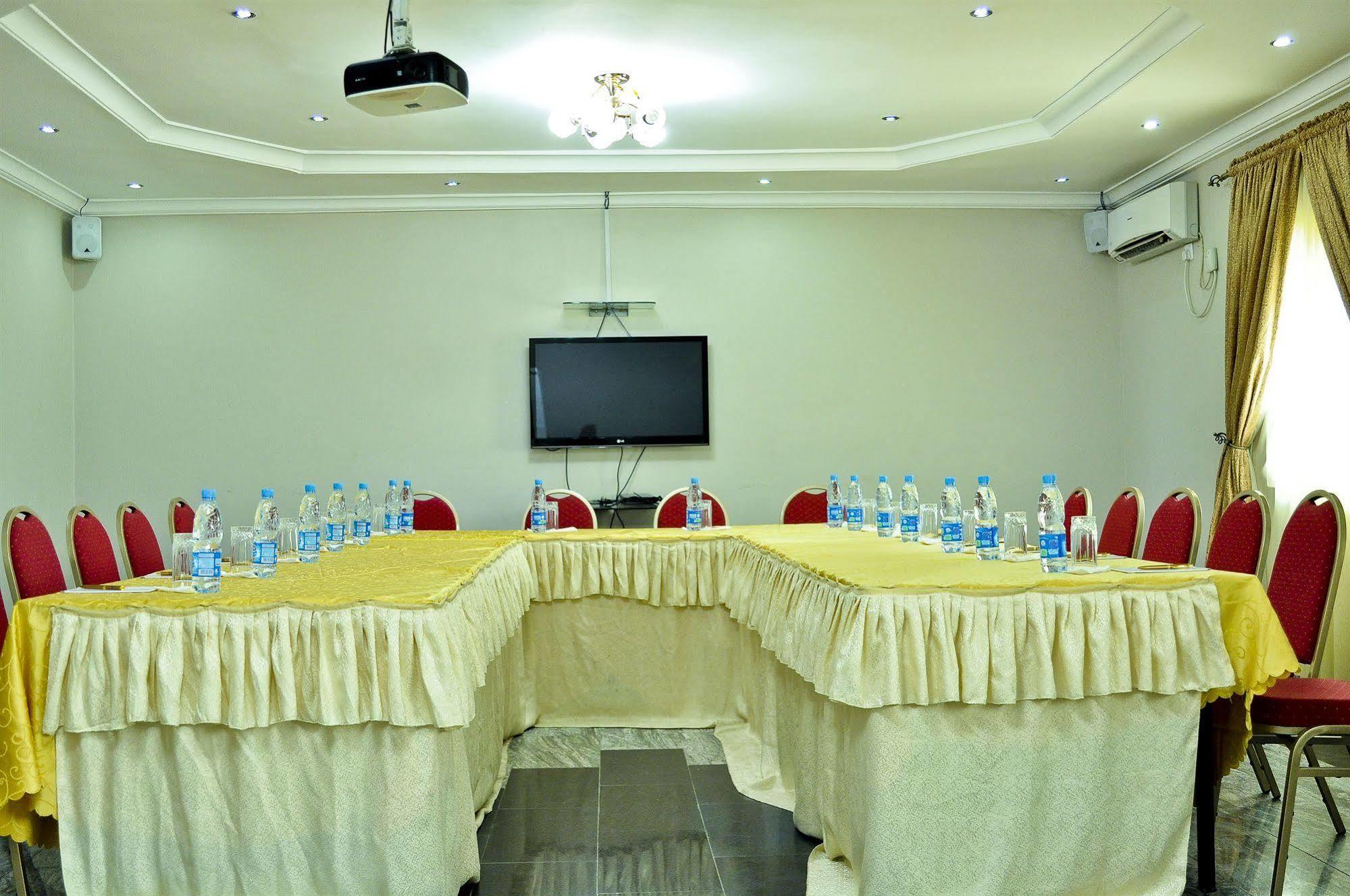 Aes Luxury Apartments Abuja Exterior photo